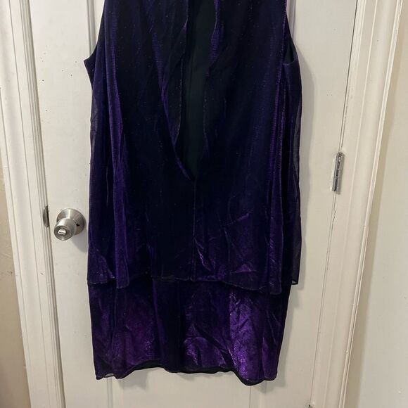 Dress  - Picture 2 of 5